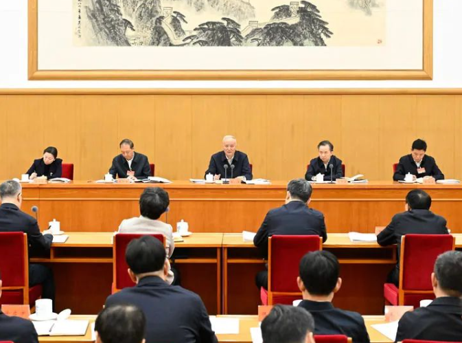 新興領(lǐng)域黨建工作座談會(huì)在京召開(kāi) 蔡奇出席并講話